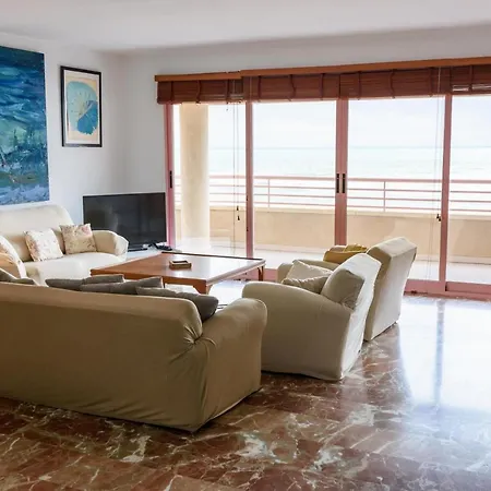 Piso Familiar Frente Al Mar شقة كاليبي